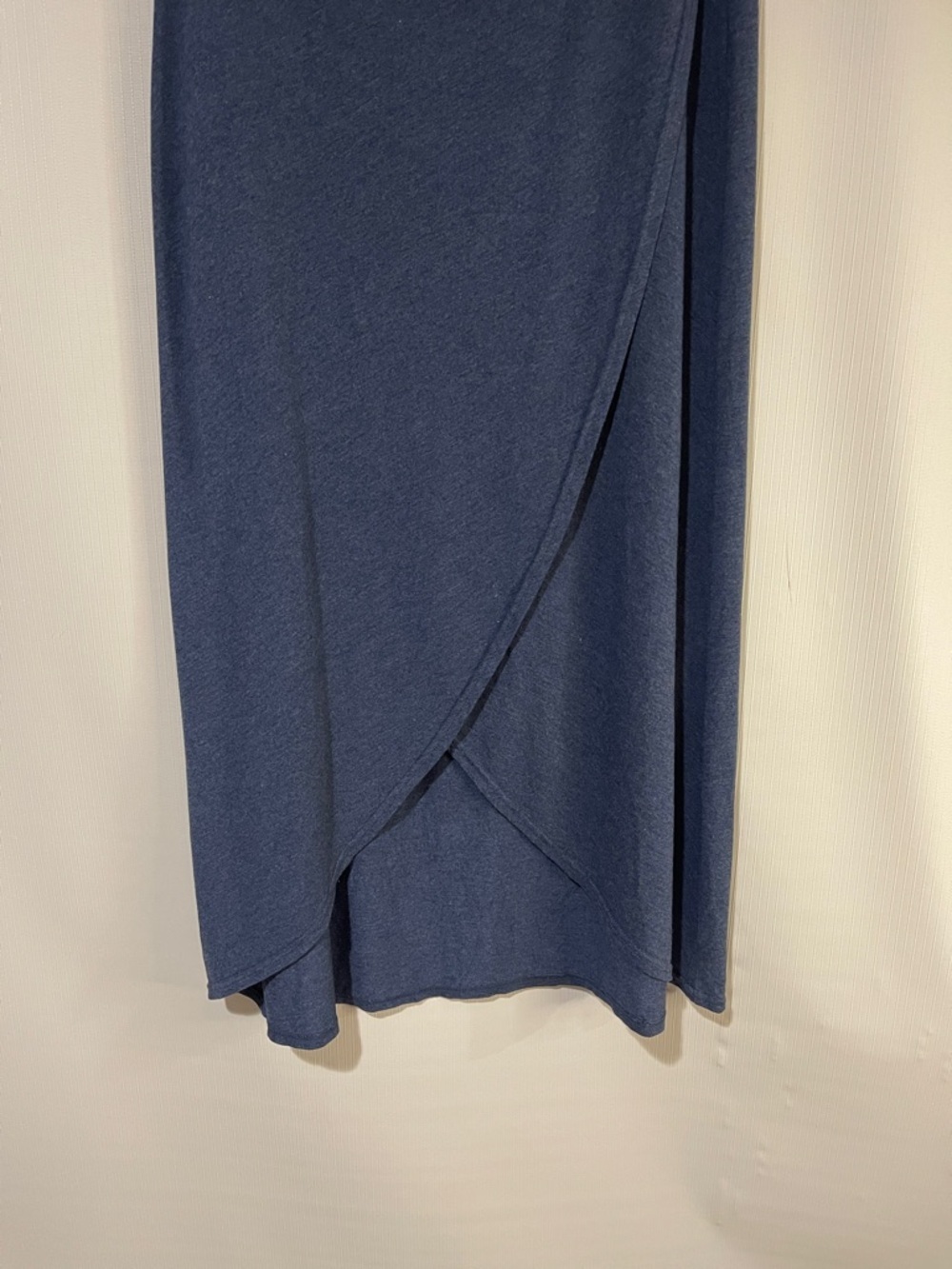 Athleta Navy Wrap-Style Midi Skirt Size XS Like New Condition - Picture 4 of 9